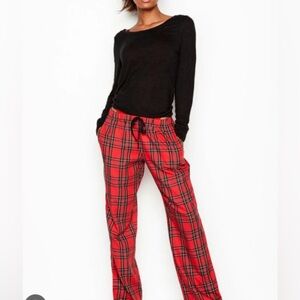 Victoria secrete the LOUNGER pajama